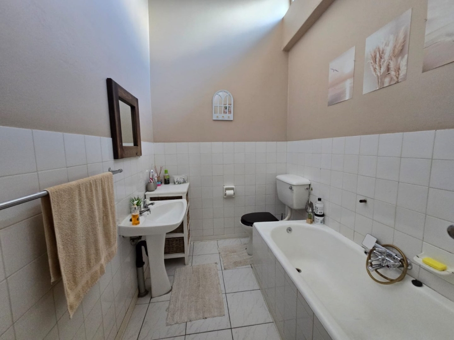 2 Bedroom Property for Sale in Bloemfontein Free State